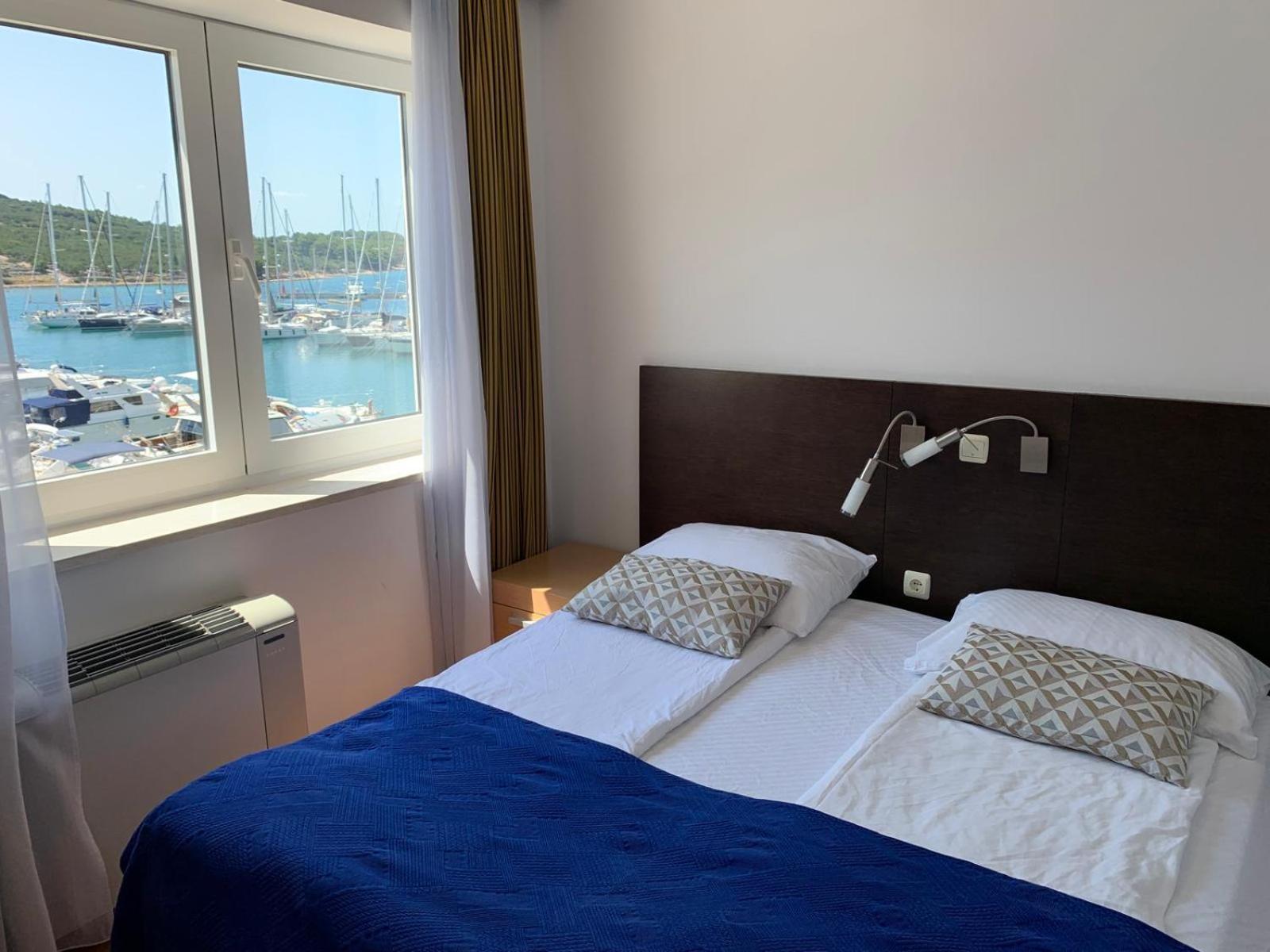 Apartment Aci Marina Cres Exteriér fotografie