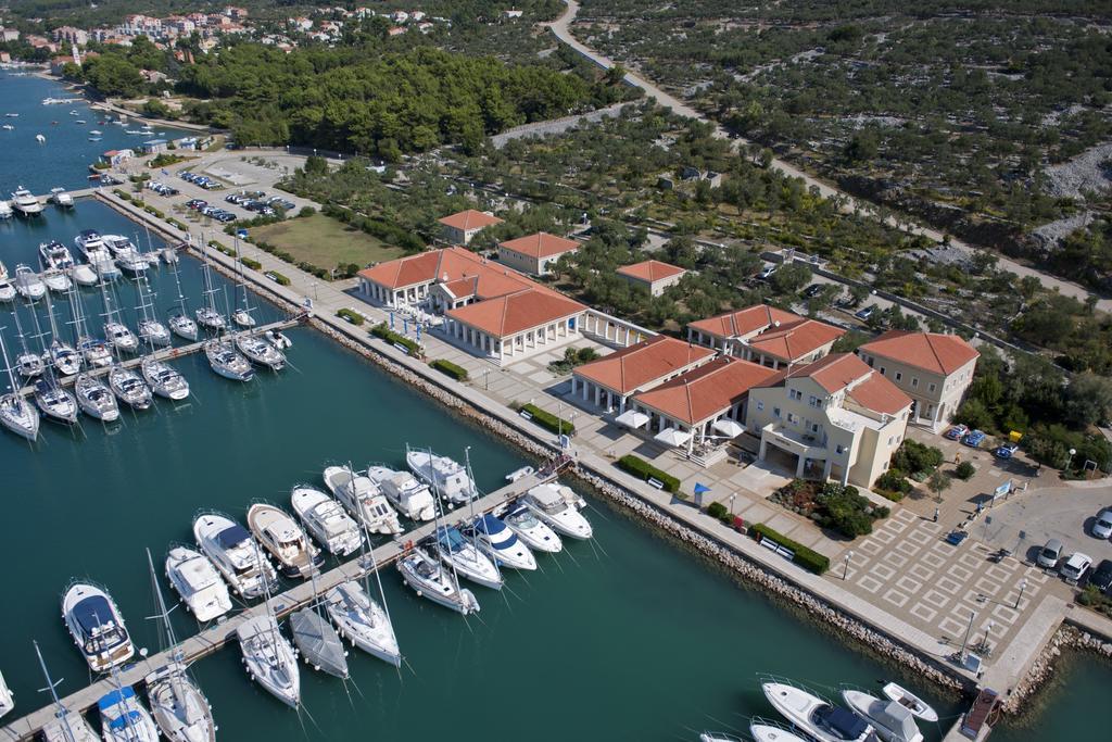 Apartment Aci Marina Cres Exteriér fotografie