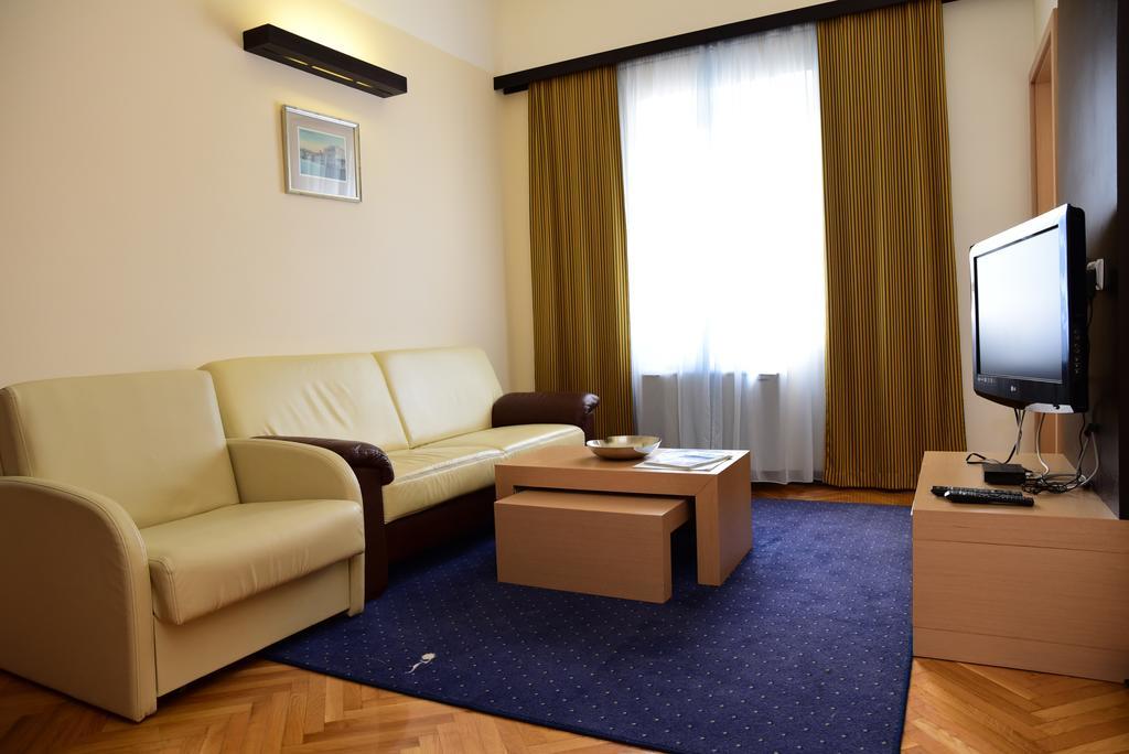 Apartment Aci Marina Cres Exteriér fotografie