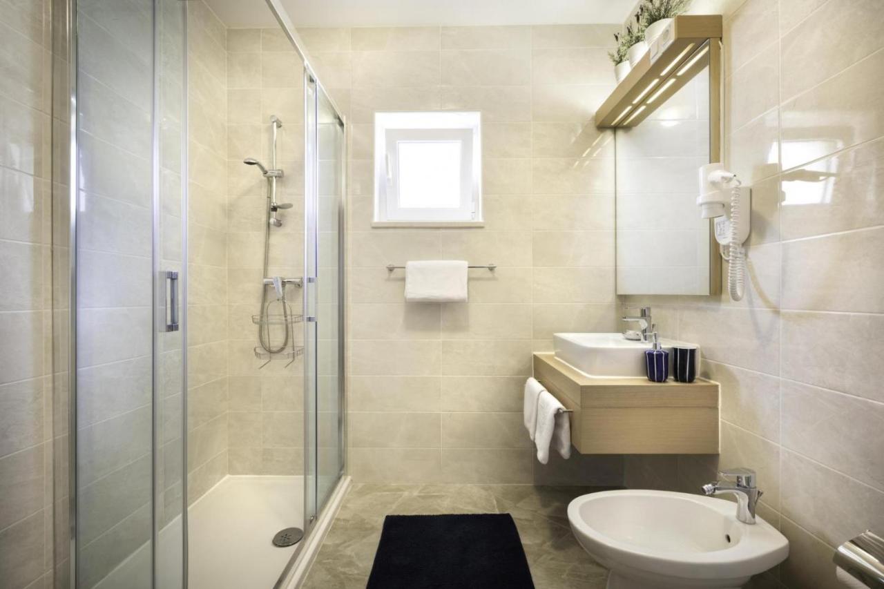 Apartment Aci Marina Cres Exteriér fotografie