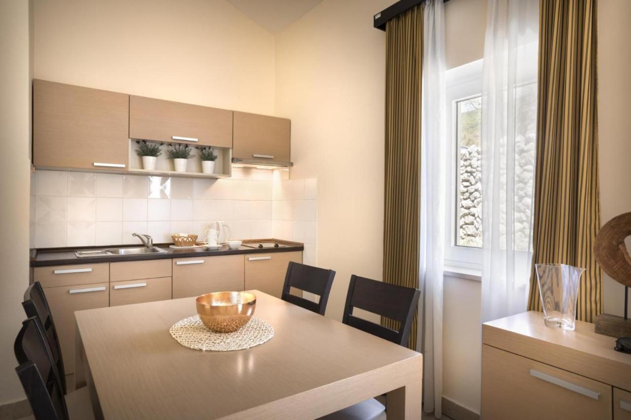 Apartment Aci Marina Cres Exteriér fotografie