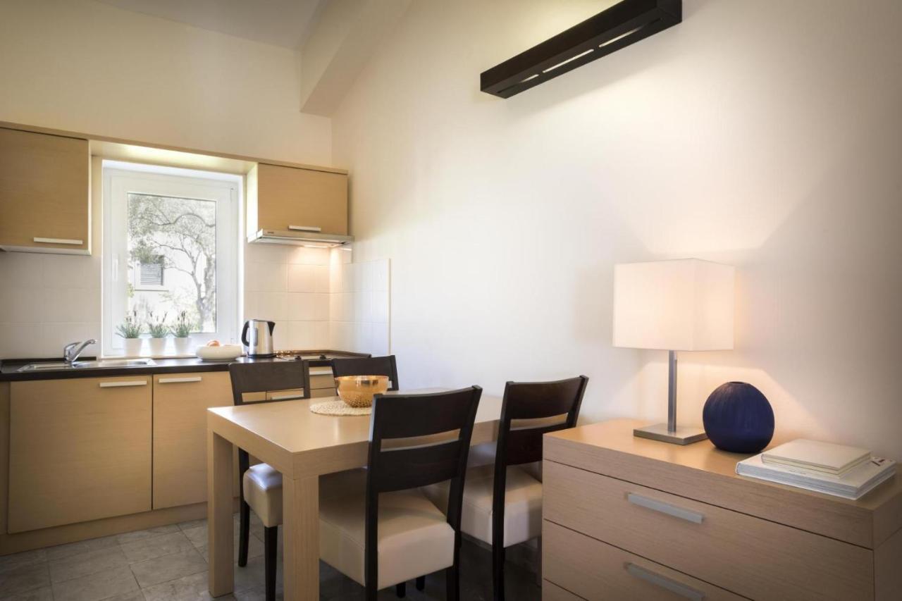 Apartment Aci Marina Cres Exteriér fotografie